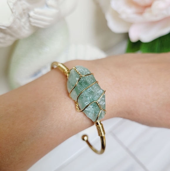 100% Natural Aventurine Crystal Gemstone Gold Tone Bangle Bracelet - Picture 6 of 9